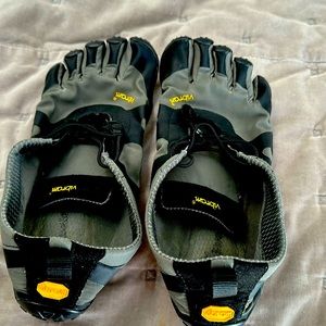 Vibram-VAlpha Men’s Shoes, Size 11 USA/ EU 45